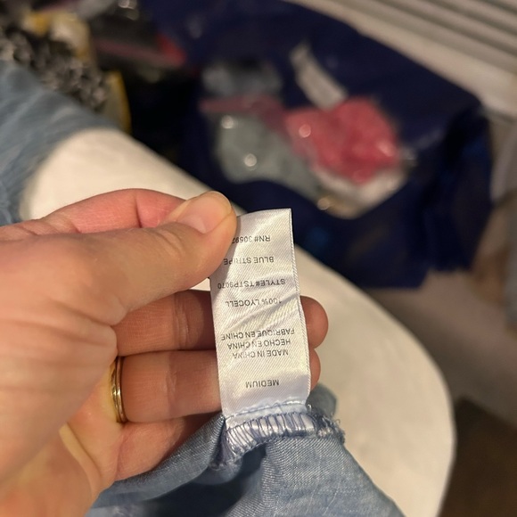 Levi's Blue Striped Women's Top - Picture 10 of 12